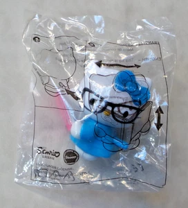FIGURINE McDONALD'S  MCDO HELLO KITTY PATINS HAPPY MEAL SANRIO 2013 - Picture 1 of 2