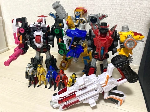 Kaitou Sentai Lupinranger VS Keisatsu Sentai Patranger DX figure robot sentai Cover