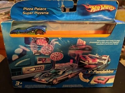 NIB - Hot Wheels - PIZZA PALACE - X-Pandables - Play Set with Car - 1/64     S - Image 1 of 4