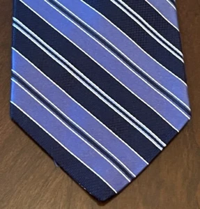 Roundtree & Yorke Blue 100% Silk Men’s Neck Tie Made In USA - Picture 1 of 9