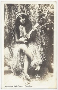 1916 Honolulu, Hawai - FOTO REAL Hermosa Niña Hula Nativa y Postal Ukelele - Imagen 1 de 2