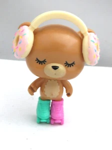 Barbie Extra #8 Haustierbär mit Donut-Ohrstöpseln, Rollschuhen - Bild 1 von 5