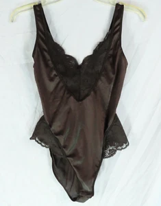Lencería Camisón VOLANTES CORTE ALTO VINTAGE TOCADOR NEGRO SATINADO Y ENCAJE Vanity Fair talla M - Imagen 1 de 5