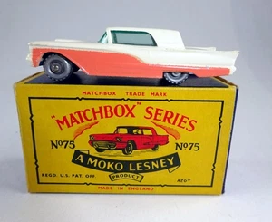 Matchbox RW 75A Ford Thunderbird placa base azul crema/melocotón en caja "B5" - Imagen 1 de 14