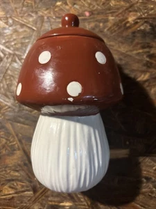 Ceramic mushroom jar - Picture 1 of 6
