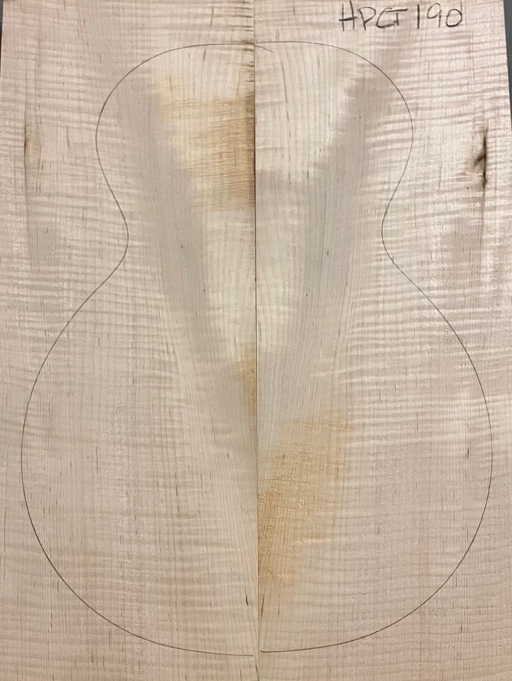 Tapa tallada de arce con figura de llama | HPCT190 | 1,125" x 15,5" x 19,75" Foto 1 de 1