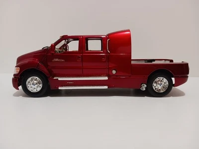 1:24 F-650 Super Crewzer, Candy Red, 2001, Made by Road Signature, Loose,,,,  - Image 1 of 4