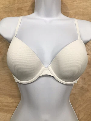 Camiseta informal acolchada con aros H&M sujetador cobertura completa talla 36C blanca Foto 1 de 4