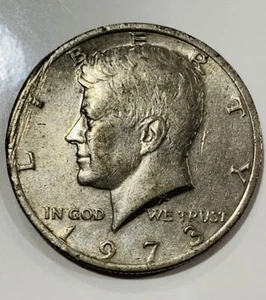 1973 P KENNEDY HALF DOLLAR - FREE SHIPPING - Picture 1 of 7