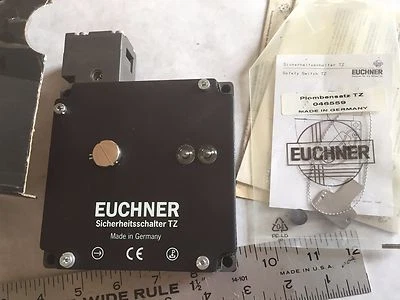 全新 EUCHNER TZ2LE110PG 安全开关 全新带盒 传感器 BIA 954012 BG-PRUFZERT,AM — 第 1/4 张图片