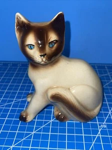 Vtg Ceramic Pottery Siamese Cat Kitten Figurine 7” Blue Eyes Brazil - Picture 1 of 11