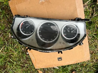 Приборная панель 2008-2011 Mercedes-Benz C250 C300 C350 W204 - от оригинального производителя - Изображение 1 из 4