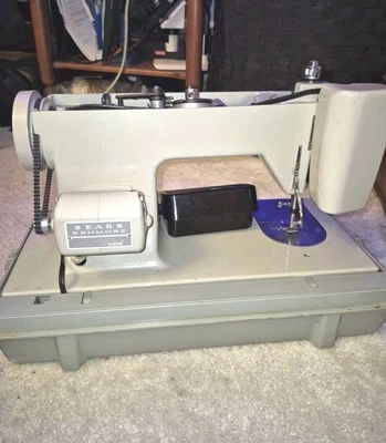 Máquina de costura Kenmore vintage modelo HEAVY DUTY 158.15160 LIMPA! MAINTENANCED - Imagem 1 de 4