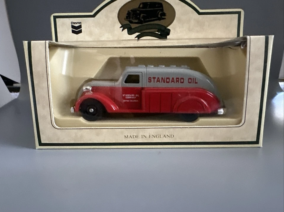 Diecast 1935 Streamline Gas Tanker LLEDO PLC Chevron Standard Oil Co. 1994 #15 - Image 1 of 4