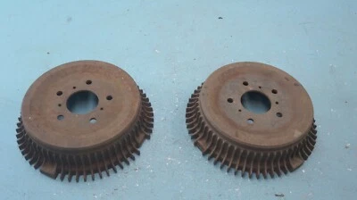 MERCEDES 190SL W121, PAR DE FREIOS A TAMBOR DE FERRO FUNDIDO  - Imagem 1 de 4