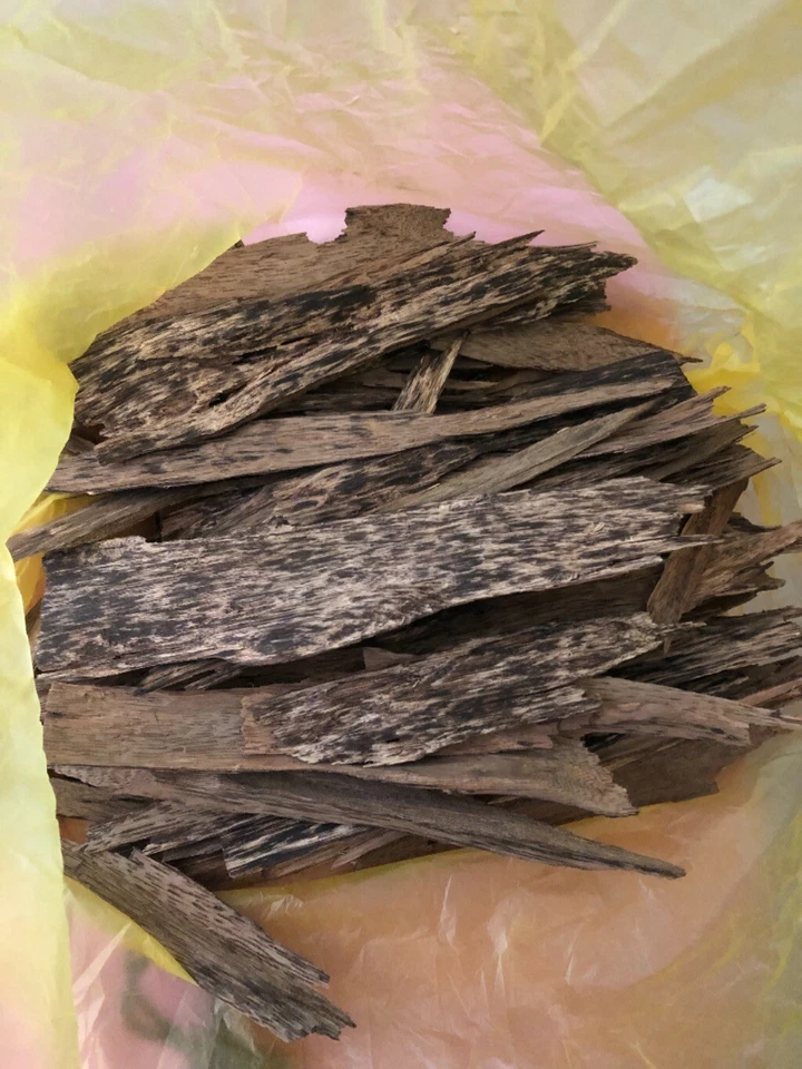Agarwood/Gaharu/Oud chips, Malaysia origin. Grade B. Minimum order 10g. - Image 1 of 1