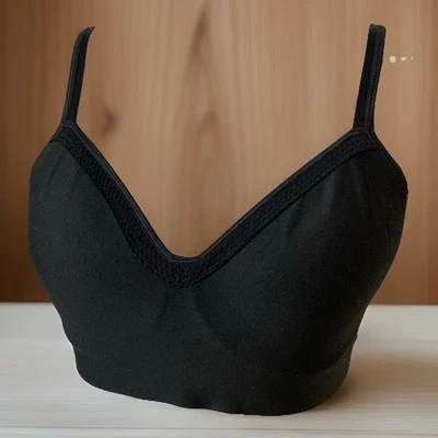 Seamless Black Smooth Bra Size M G199 Lightweight Wireless Hanes Sleek Comfort - Image 1 of 4