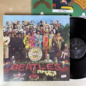 The Beatles – Sgt. Pepper's Lonely Hearts Club Band / UK RE PCS 7027 Vinyl LP - Imagen 1 de 12