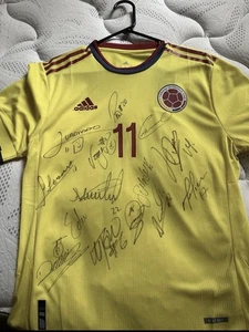 Colombian Soccer Jersey Signed by Team - Picture 1 of 3