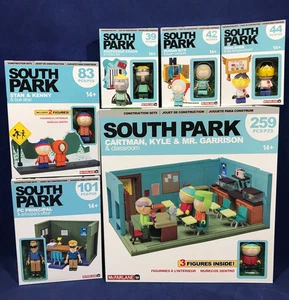 SOUTH PARK McFarlane RIESIGES KONVOLUT 6 BAUSÄTZE Klassenzimmer Bushaltestelle 9 Figuren - Bild 1 von 11
