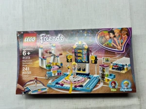LEGO 41372 Friends Stephanie's Gymnastics Show nuovo con scatola sigillato in fabbrica - Foto 1 di 12
