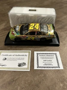 JEFF GORDON #24 2002 1:24 GOLD Diecast Looney Tunes AUTOGRAPHED COA Hologram - Picture 1 of 10