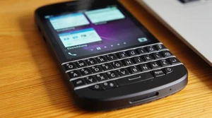 BLACKBERRY Q10 (UNLOCKED) + MINT CONDITION+ 9/ 10+ ON SALE !! - Picture 1 of 2