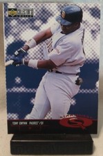 Tony Gwynn 1998 Collector's Choice StarQuest #SQ43 San Diego Padres