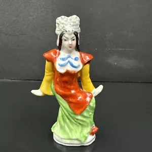 Statua principessa asiatica porcellana giapponese vintage dipinta a mano dama giapponese tailandese - Foto 1 di 8