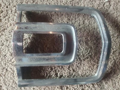 68 Plymouth Belvedere Satellite Roadrunner 1968 luz trasera moldura derecha  Foto 1 de 4