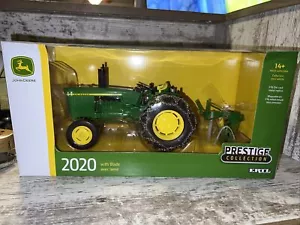1/16 Scale John Deere 2020 Tractor with Blade Prestige Collection Die Cast - Picture 1 of 9
