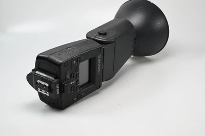 Flash de montaje en zapata Quantum Qflash TRIO QF8N para Nikon #G558 Foto 1 de 4