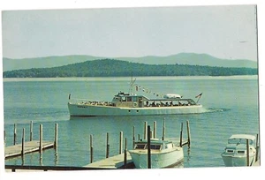 SOPHIE C Touring Boat Cruising LAKE WINNIPESAUKEE NH Postcard New Hampshire - Picture 1 of 2