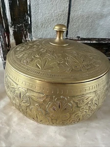 Vintage geätztes Messing dekoratives Andenken Schmuck Deckeldose Indien 6 Zoll - Bild 1 von 7