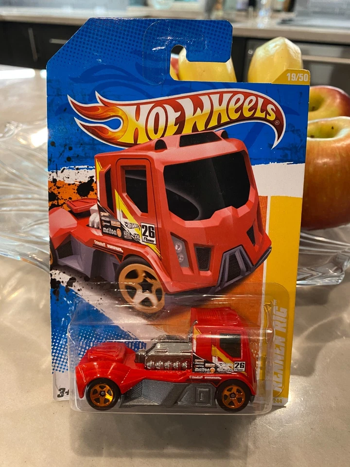 2011 Hot Wheels #19 Nuovo Modelli 19/50 Rennen Rig Rosso Variante W/ Oro 5 - Immagine 1 di 1