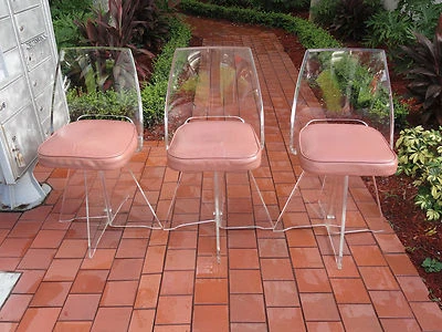 TRES ATRIBUTOS AÑOS 60 CHARLES HOLLIS JONES.  SILLA TABURETE BARRA BAJA GIRATORIA LUCITE Foto 1 de 4