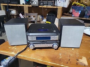 GPX Micro Hi-Fi System HC221B, AM/FM Radio With 2 Full Response Speaker In Black - Picture 1 of 5