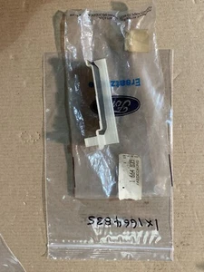 1 X Genuine FORD Escort 1995-2001 Right Hand Door lock Plastic cover 1664835. - Picture 1 of 4