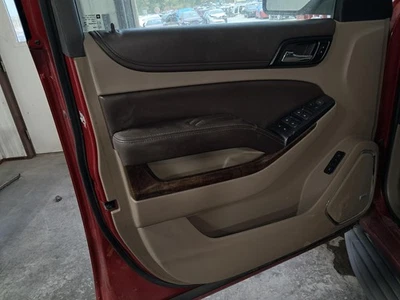 Used Front Left Door Interior Trim Panel fits: 2015 Chevrolet Suburban 1500  Gra Foto 1 de 4