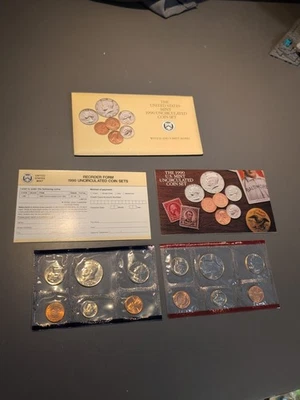 1990 UNITED STATES  U S MINT UNCIRCULATED COIN SET OGP Philadelphia and Denver - Image 1 of 4