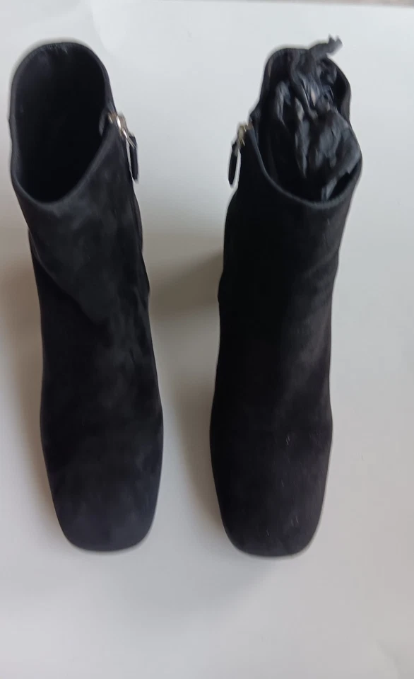 普拉达黑色麂皮绒方头拉链经典踝靴 2 码 8 或 38 码 — 第 1/4 张图片
