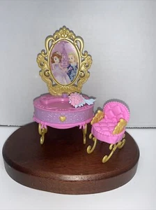 Disney Princess  Mirror Vanity Set - Picture 1 of 3