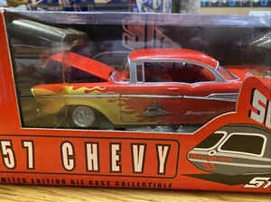 EDICIÓN LIMITADA ENCAJABLE ESCALA 1:24 '57 CHEVY DIECAST CAR RACING CHAMPIONS NUEVO - Imagen 1 de 8