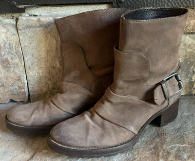 Vera Wang Lavanda * Moto * Envejecido * Botas de Cuero Marrón Oscuro Foto 1 de 4