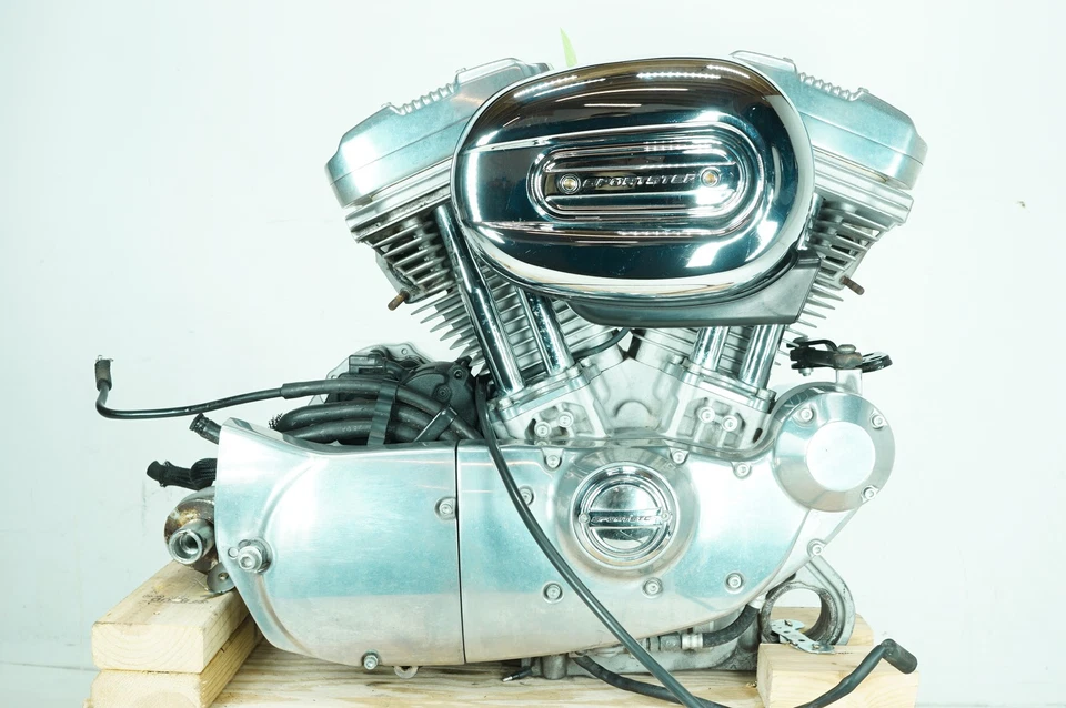 2005 Harley Sportster XL883 L Low OEM CARB 883 Engine Motor Transmission 18K - Image 1 of 4