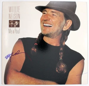 Willie Nelson Signed “Me & Paul” Album (Beckett/BAS Authentication) - Picture 1 of 2