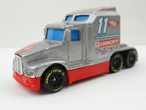 1996 Hot Wheels Race Truck #2 Kenworth T600 (Silver #11) - LOOSE - Picture 1 of 7