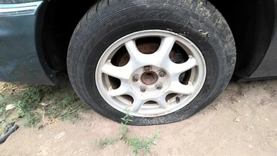 Wheel 16x6-1/2 Aluminum 8 Spoke Silver Opt PY0 Fits 00-03 PARK AVENUE 30658326 - Image 1 of 4
