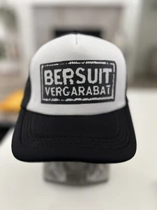 Cappello Bersuit Vergarabat Argentina Rock Trucker - Foto 1 di 3
