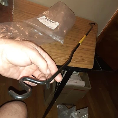 NOS GM 2005 Saturn capó delantero 03 04 05 soporte varilla hélice 2004 2003 22706887 Foto 1 de 4